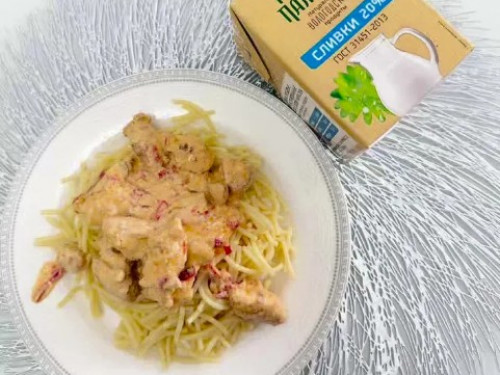 Курица с перцем в сливочных облаках